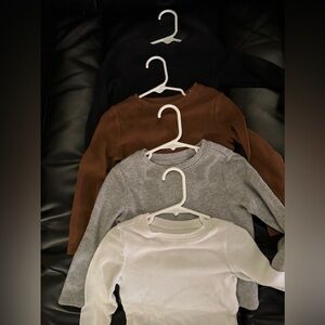Old Navy Bundle of 4 shirts size 3t